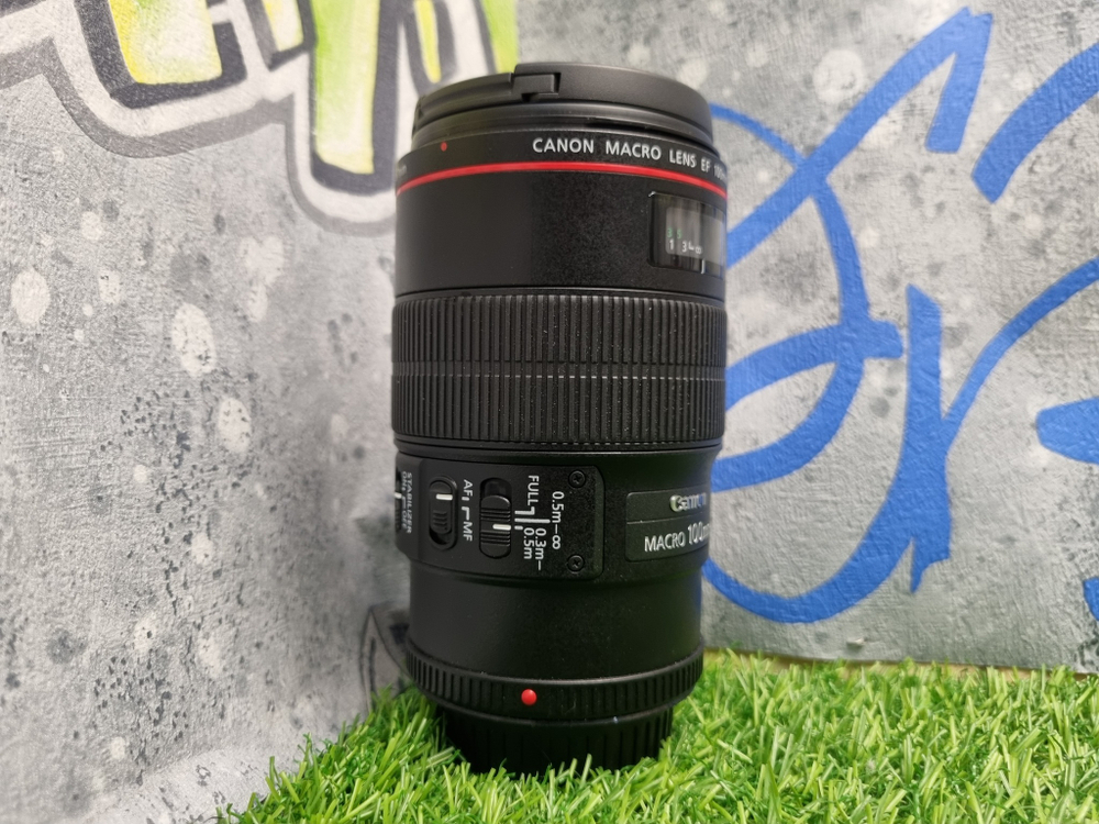 Объектив Canon EF 100mm f/2.8L Macro IS USM