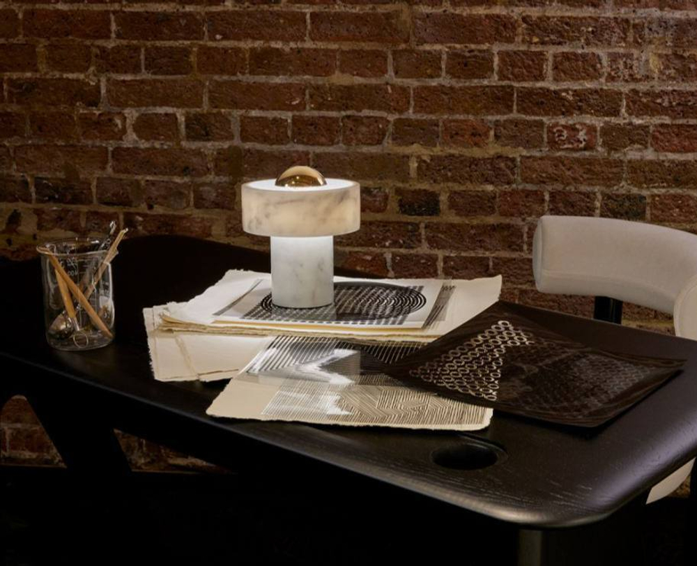 Настольный дизайнерский светильник Stone Portable by Tom Dixon