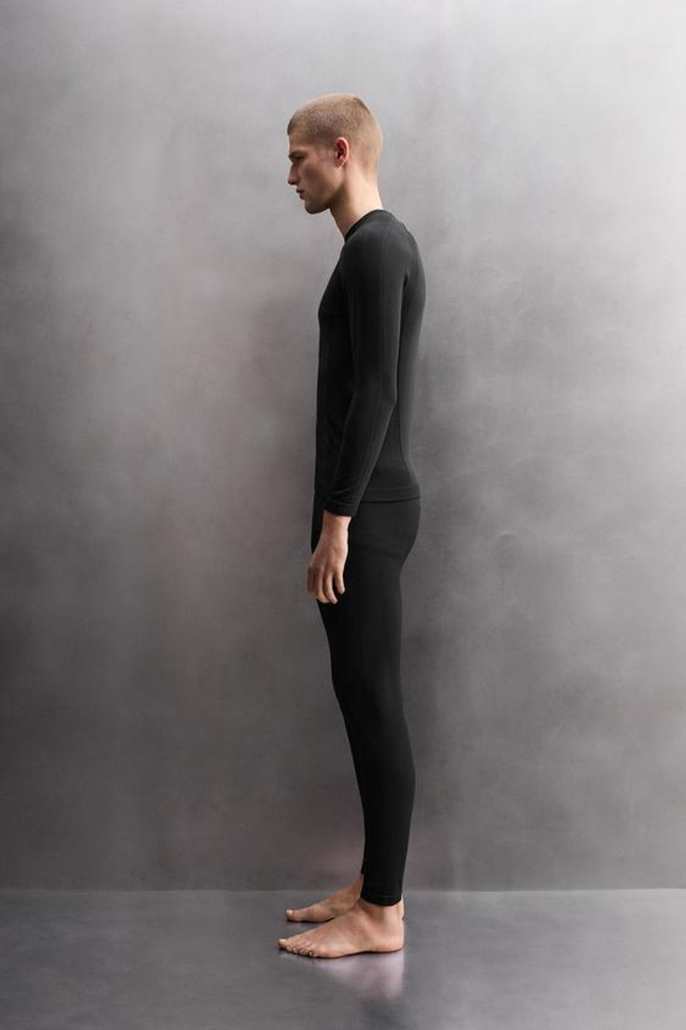 ZARA ТЕРМОФУТБОЛКА ДЛЯ КАТАНИЯ НА ЛЫЖАХ, ЧЕРНЫЙ