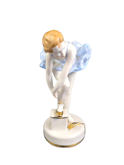 Фарфоровая статуэтка "Юная балерина" Дулево