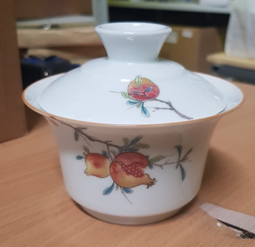 268010.3Y1 УЦЕНКА Гайвань большая ГОРНЫЙ САД "Плоды граната" , 260 мл. фарфор белый