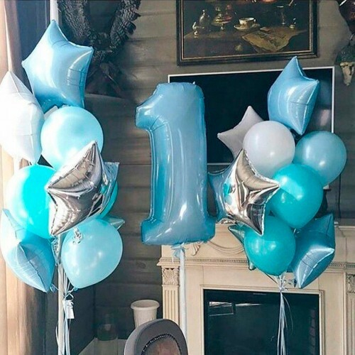 Букет шаров на один годик в нежно-голубых тонах