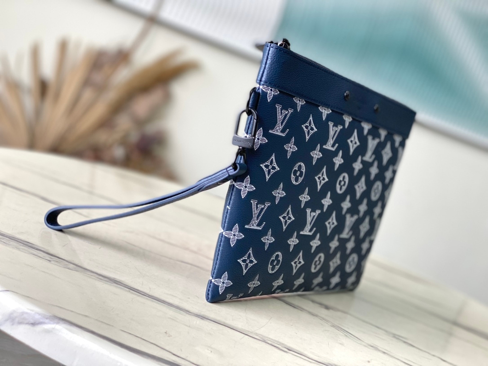 Louis Vuitton Pochette To-Go