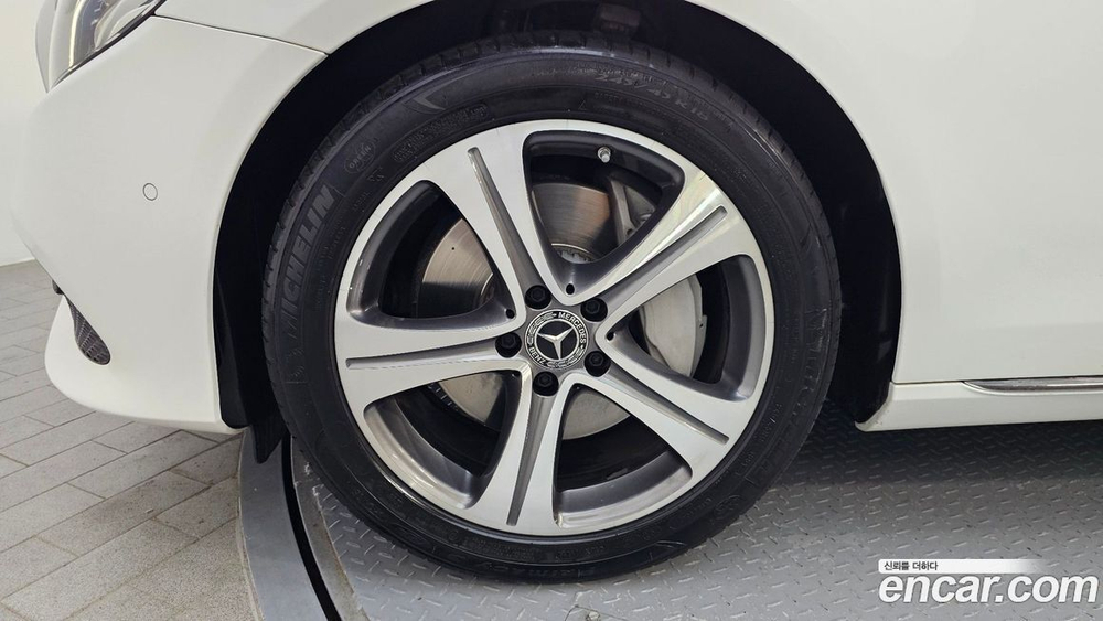 Mercedes-Benz E-Class W213 E300 Avangarde (08.2019)