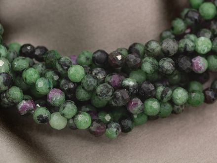 Нить бусин из цоизита 3мм, огранка