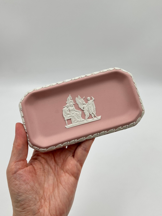 Миниатюрная розовая тарелка Wedgwood