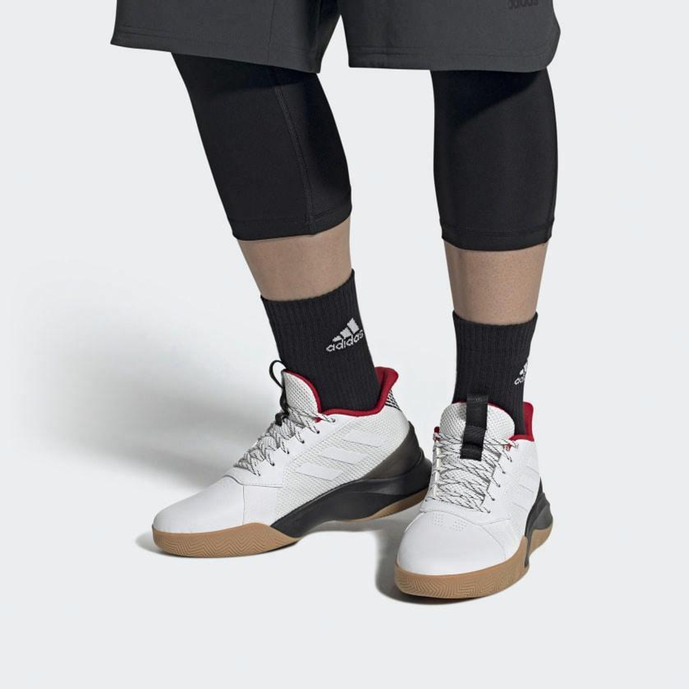 Кроссовки Adidas Runthegame