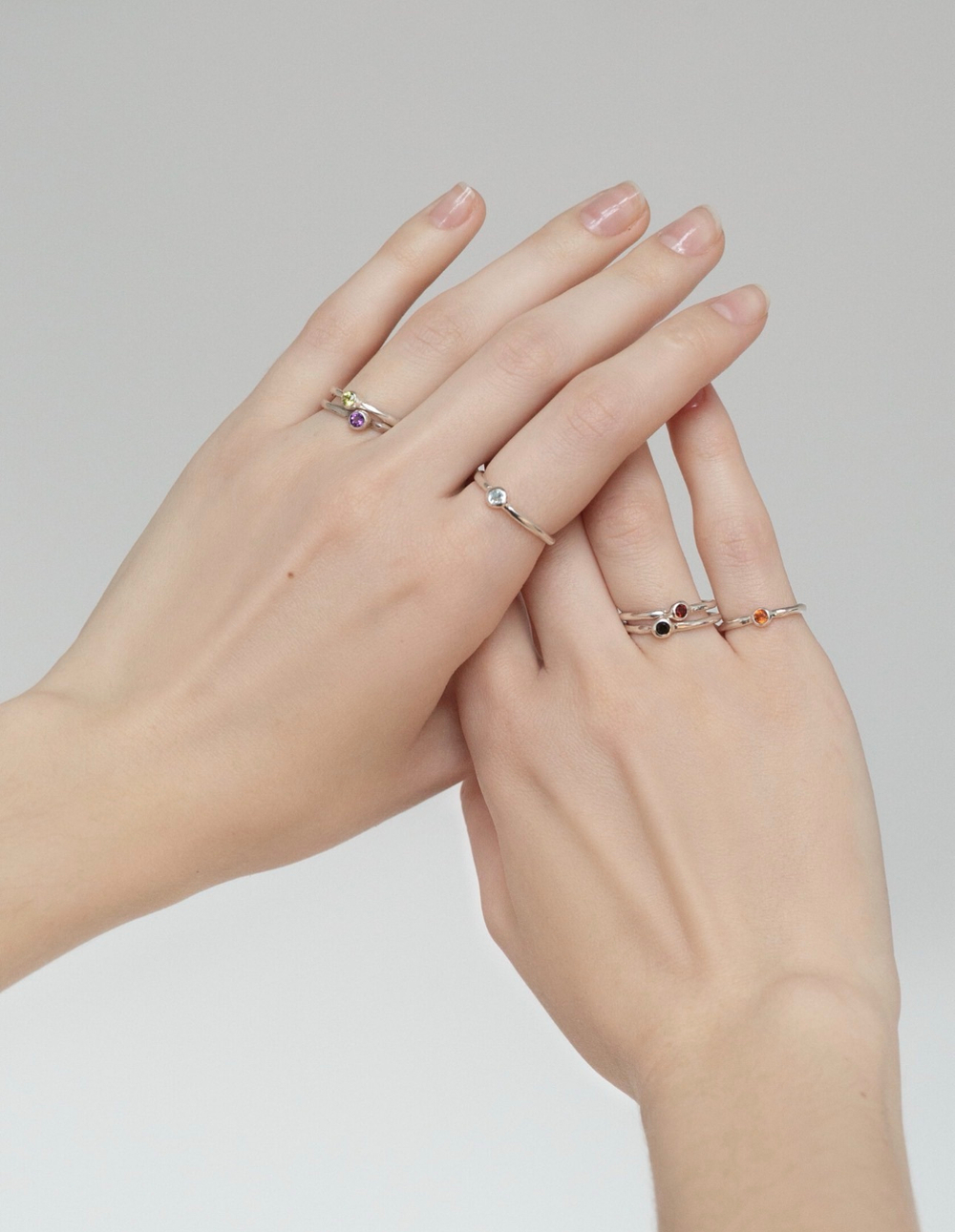 кольцо мятое с камнем