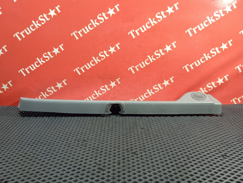 Накладка стойки правой