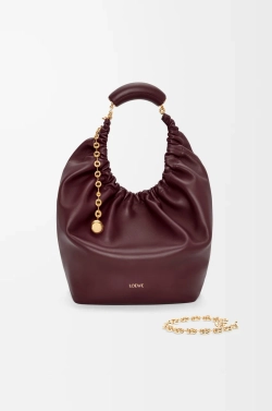 Loewe Средняя сумка-мешок Squeeze из мягкой кожи ягненка наппа, бургунди