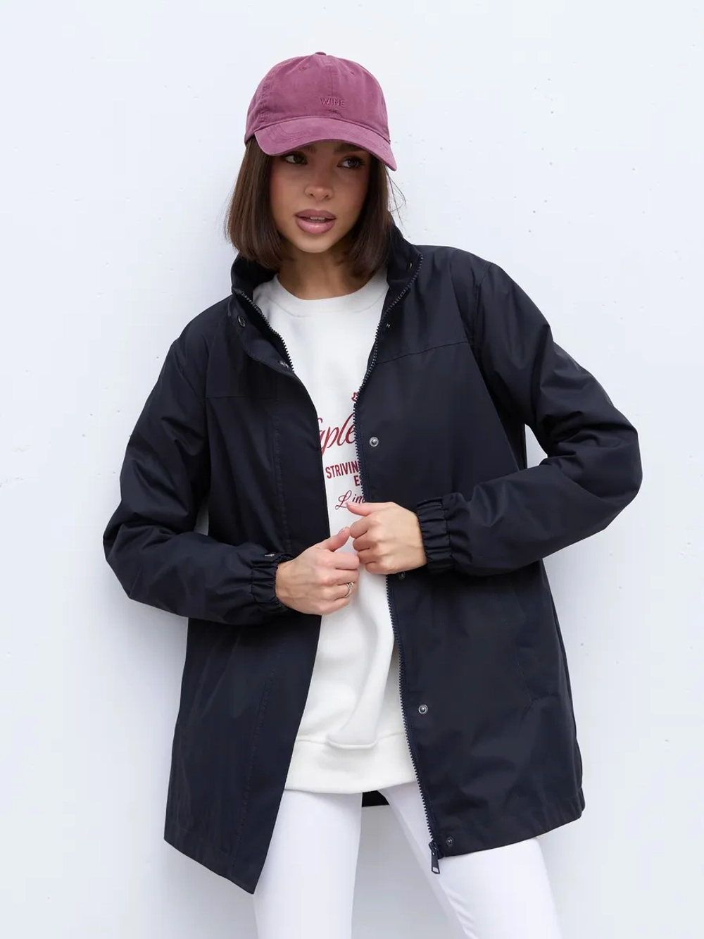 Ветровка с капюшоном удлиненная