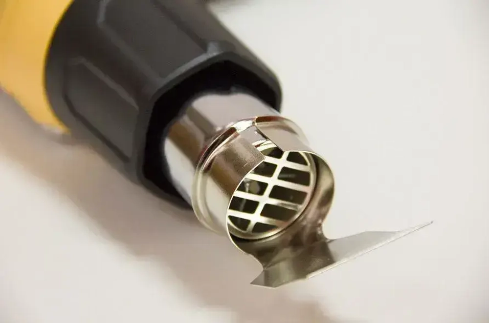 Фен промышленный-строительный Partnertool PHG2200ELSET, ЖК-ДИСПЛЕЙ КЕЙС 2.2кВт,60-600С, плавная рег. температуры, 300-500л.м, профессиональная серия