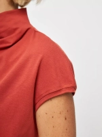 Футболка дизайнерская с цельнокроеным воротником