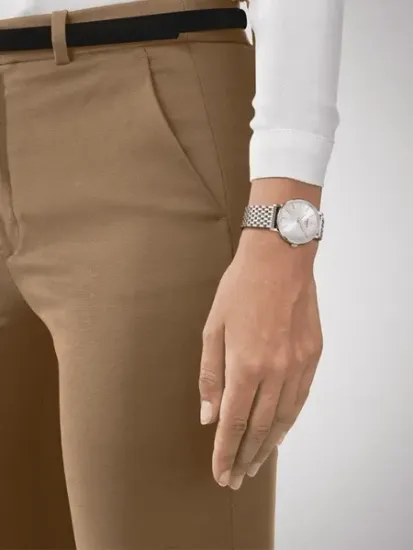 Женские часы Tissot T143.210.11.011.01