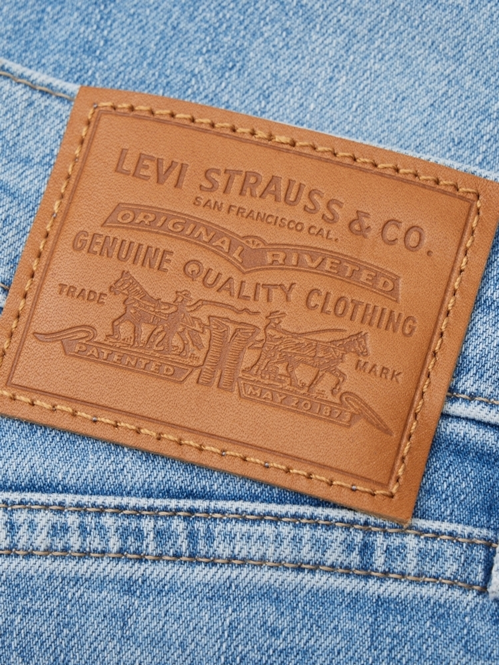 Женские джинсы бойфренды с завышенной талией Levi's High Rise Boyfriend 85873-0126