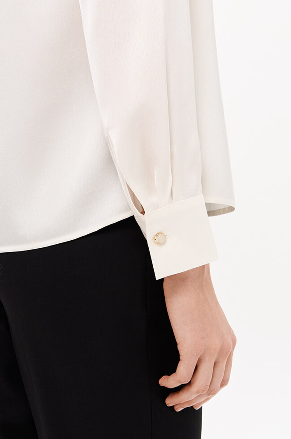 23354 Блузка женская (молочный)