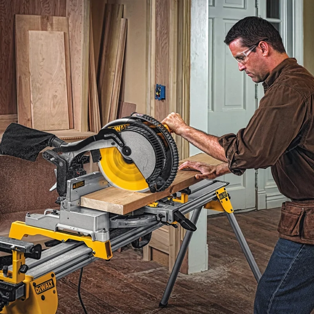 Торцовочная пила DeWalt DWS715, DWS715-KS