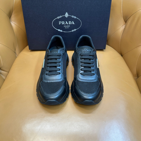 Классические сетчатые кроссовки