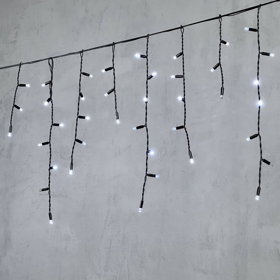 Светодиодная бахрома с колпачком 3,1*0,5 м., 120 холодных белых LED ламп, мерцание, черный провод ПВХ, IP65, LTC (PIL120BLWCAP-11-2W)