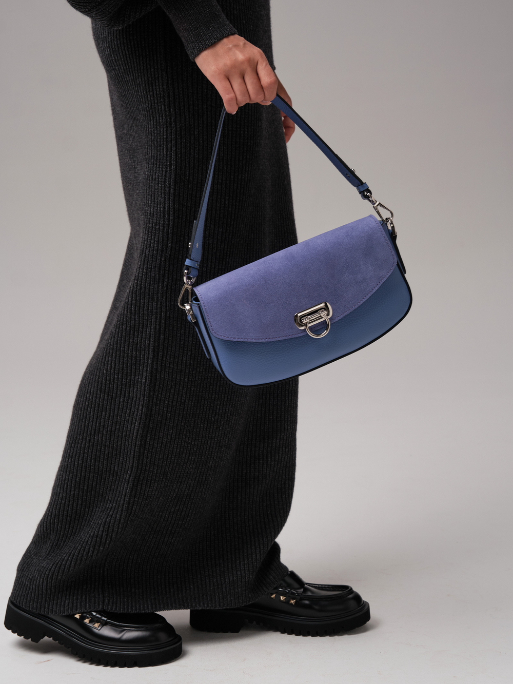 Сумка замшевая на плечо багет сиреневый закат