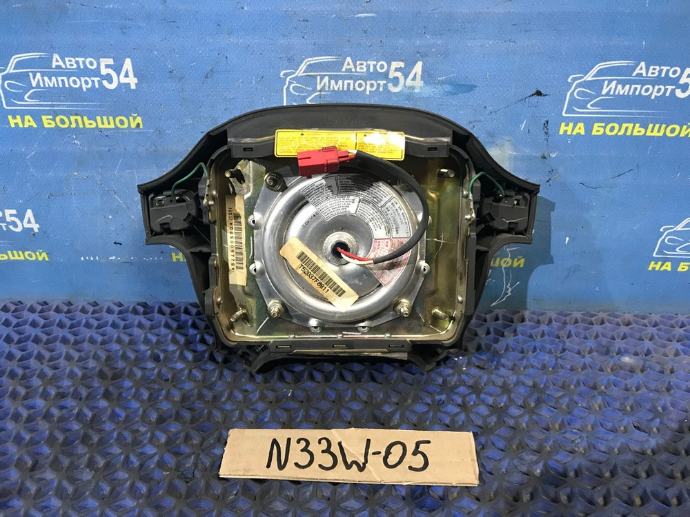 Подушка безопасности водительская MITSUBISHI CHARIOT 1995