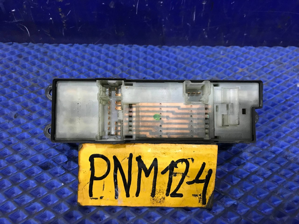 Блок управления стеклоподъемниками NISSAN LIBERTY 1998