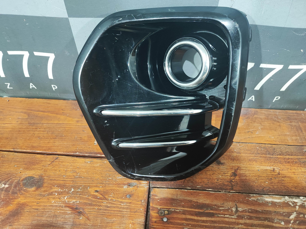 Накладка ПТФ левая Kia Sportage 4 (QL) 16-18 Б/У Оригинал 86527F1000