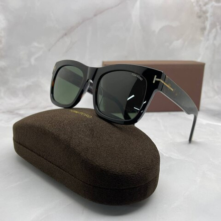 Солнцезащитные очки Tom Ford