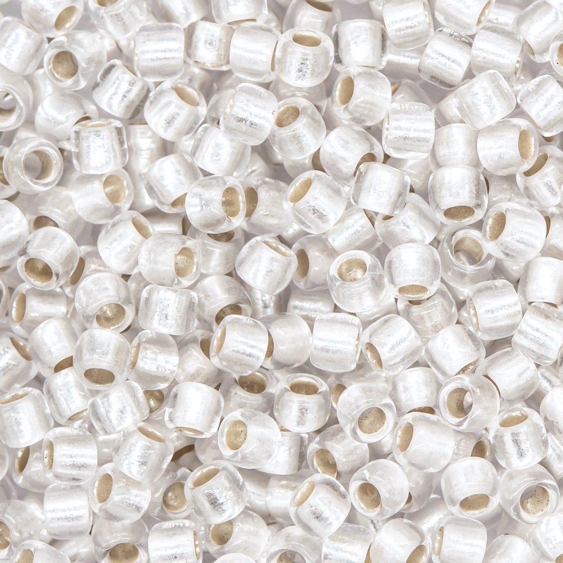 Японский бисер TOHO Round 8/0 (№21F), с внутренним серебрением, прозрачный матовый