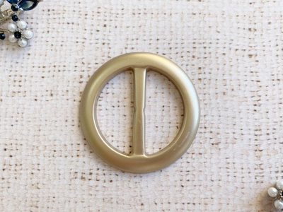 Пряжка, ш. 3,7 см, d 5,5 см