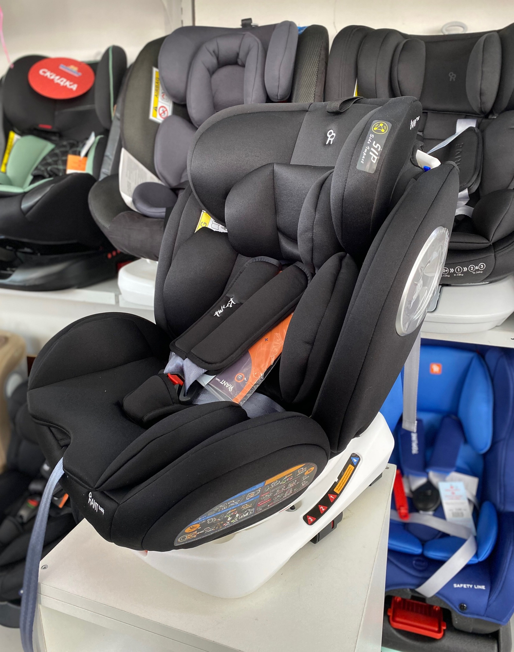 Автокресло YC06 "Twist" isofix RANT basic (Black) группа 0+-1-2-3 (0-36 кг)