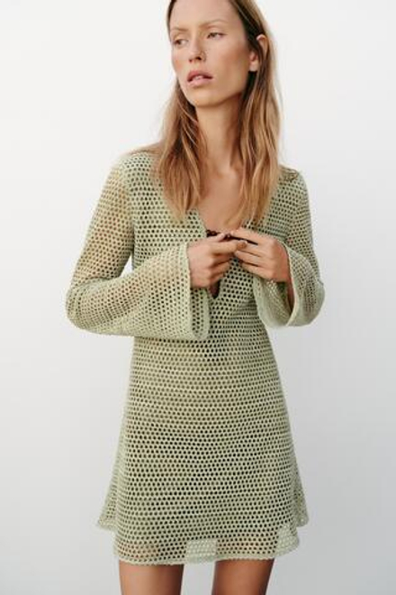 ZARA МИНИ-ПЛАТЬЕ ИЗ КРУЖЕВА КРОШЕ С ФУРНИТУРОЙ, СВЕТЛЫЙ ХАКИ
