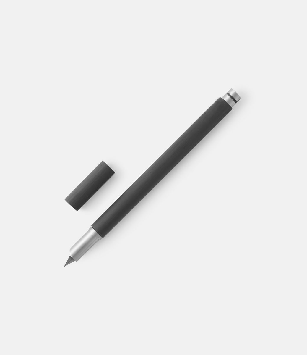 6000 FP Carbon U — перьевая ручка из карбона