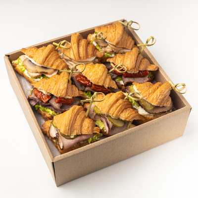 Сет мини-круассанов с цыпленком, ростбифом и уткой