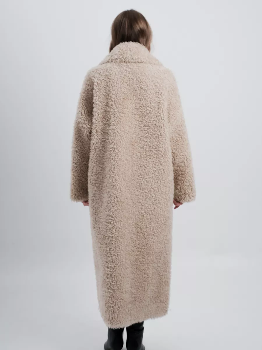 Шуба чебурашка длинная из овечьей шерсти, SilverFox (арт.S1072rm09bz)