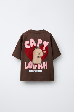 ZARA ФУТБОЛКА CAPIBARA CAPYFUN © С РЕЛЬЕФНЫМ ПРИНТОМ, КОРИЧНЕВЫЙ