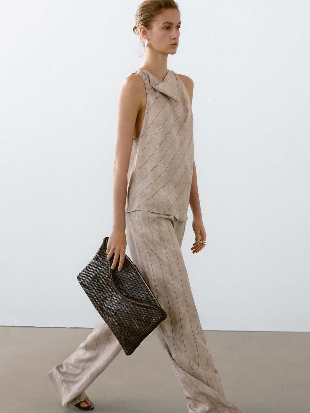 Massimo Dutti Топ из струящейся ткани в полоску с горловиной халтер, дымчатый