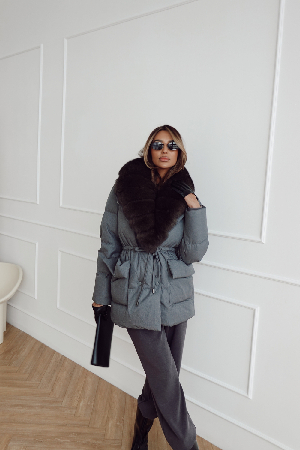 Пуховик на кулиске с английским воротником