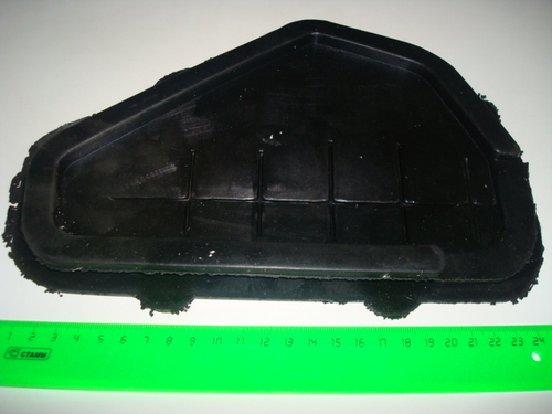 Заглушка проема рулевых тяг /2110/ уши (Балаково)