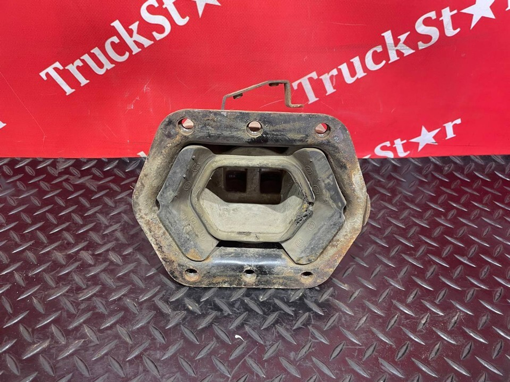 Подушка двигателя задняя