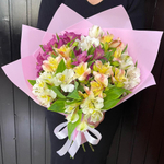 Букет из 9 нежных альстромерий
