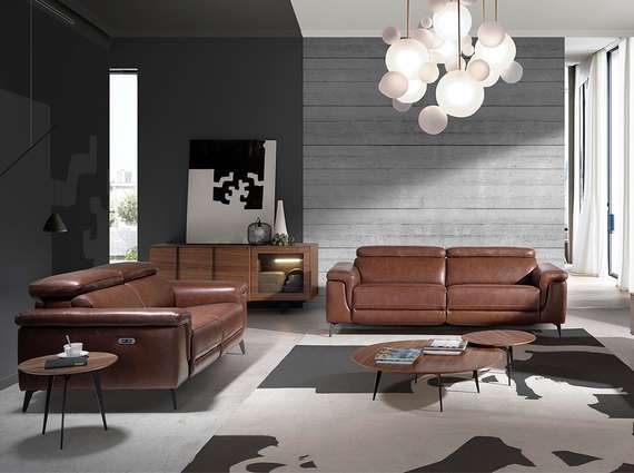 Сервант MK2005SB из ореха с внутренним освещением