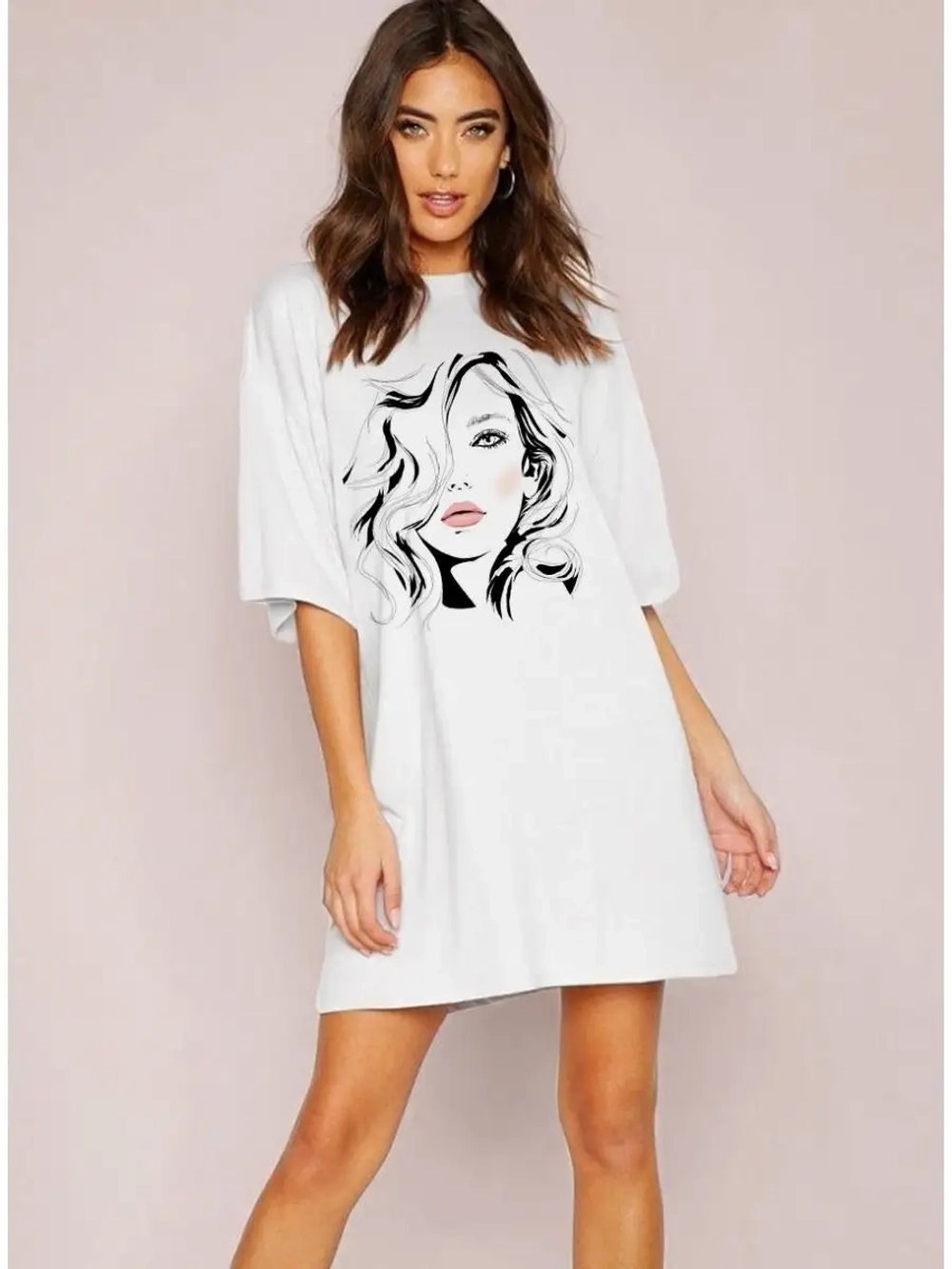 Футболка с девушкой