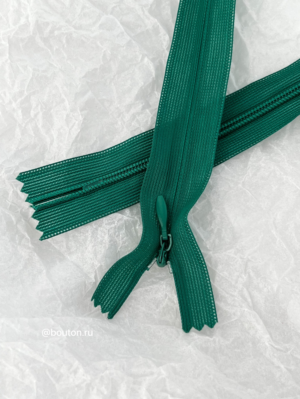 Молния потайная неразъемная изумрудно зеленая 272