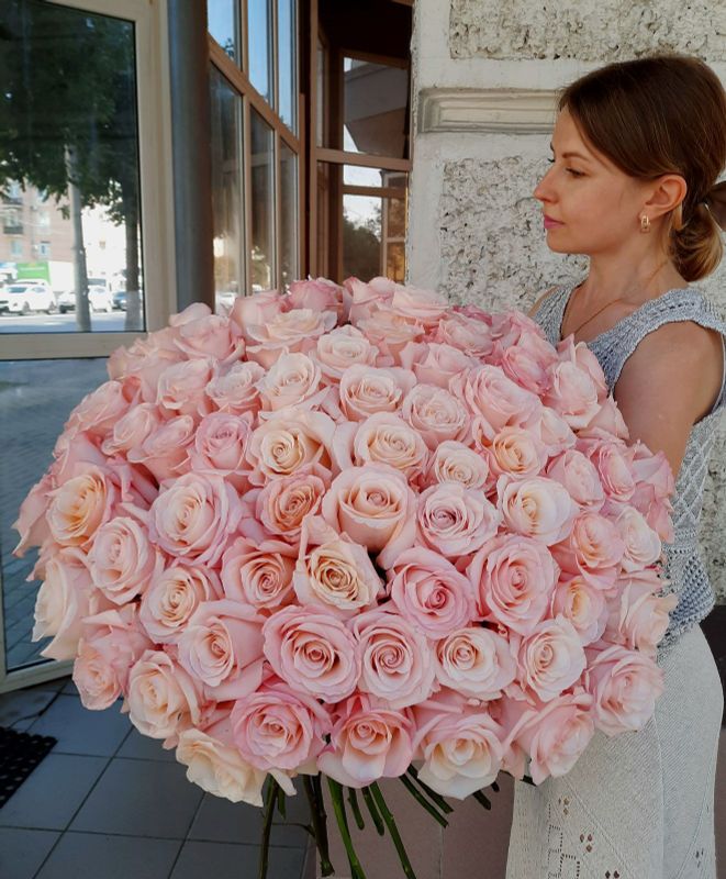 Букет премиальных роз Ройслин 60 см (под ленту)