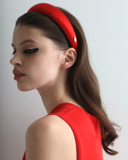 Ободок из красного шелка