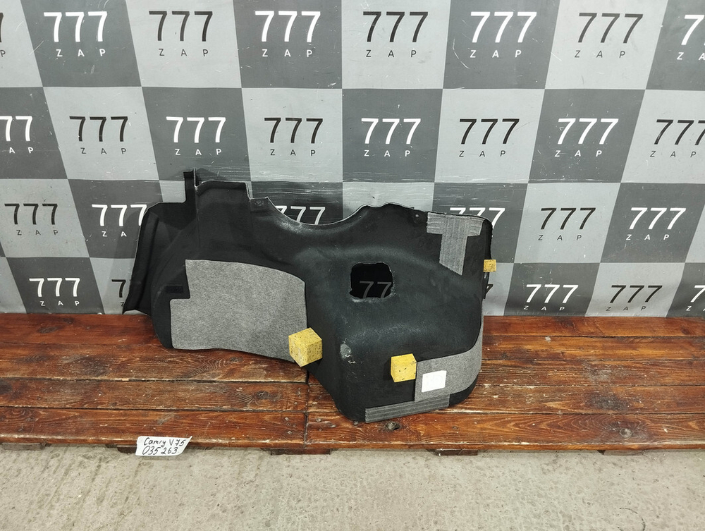 Обшивка багажника левая Toyota Camry (XV70) 17-нв Б/У Оригинал 6472206411