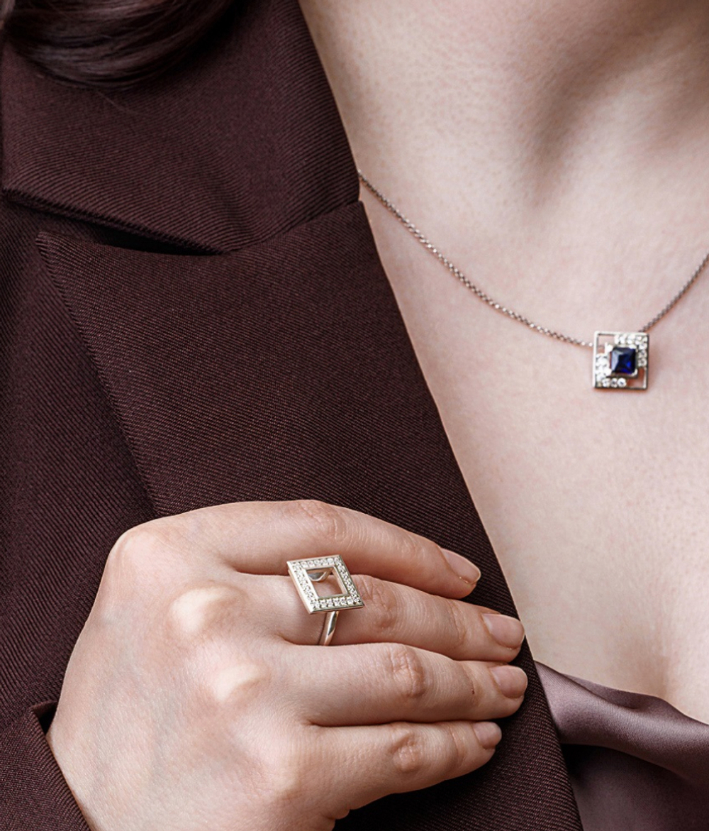 Подвес из серебра со вставками из красного и бесцветных фианитов