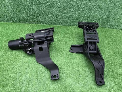 Кронштейн подножки левый Aito M7 (2022-н.в.)