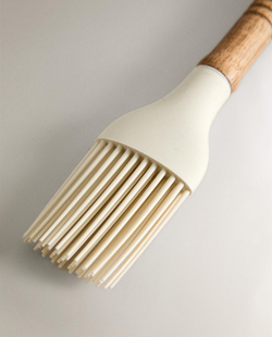 Zara Home кулинарная кисть из дерева, цвет кремовый